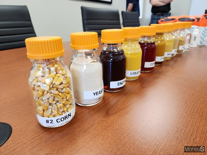 Sample of the process of corn being converted into bioethanol. / Photo = Reporter Park Chan-gyu